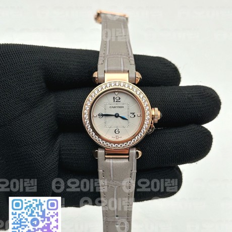 AF공장 까르띠에 파샤 30mm 로즈골드금통 화이트다이얼 다이아몬드베젤 화이트가죽스트랩 Pasha 30mm RG AF 1:1 Best Edition White Textured Dial Diamonds Bezel on Gray Leather Strap Jaq Quartz