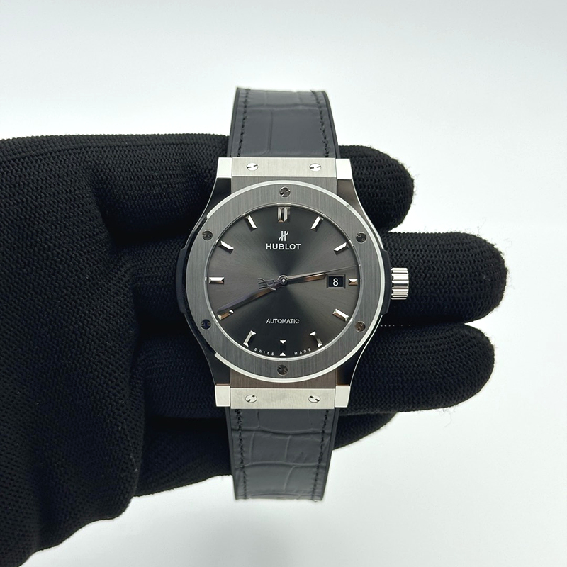 JJ+공장 위블로 클래식퓨전 42mm 그레이다이얼 가죽스트랩 Classic Fusion Bang 42mm SS/LE Grey JJ+F A1110  (제이제이플러스)